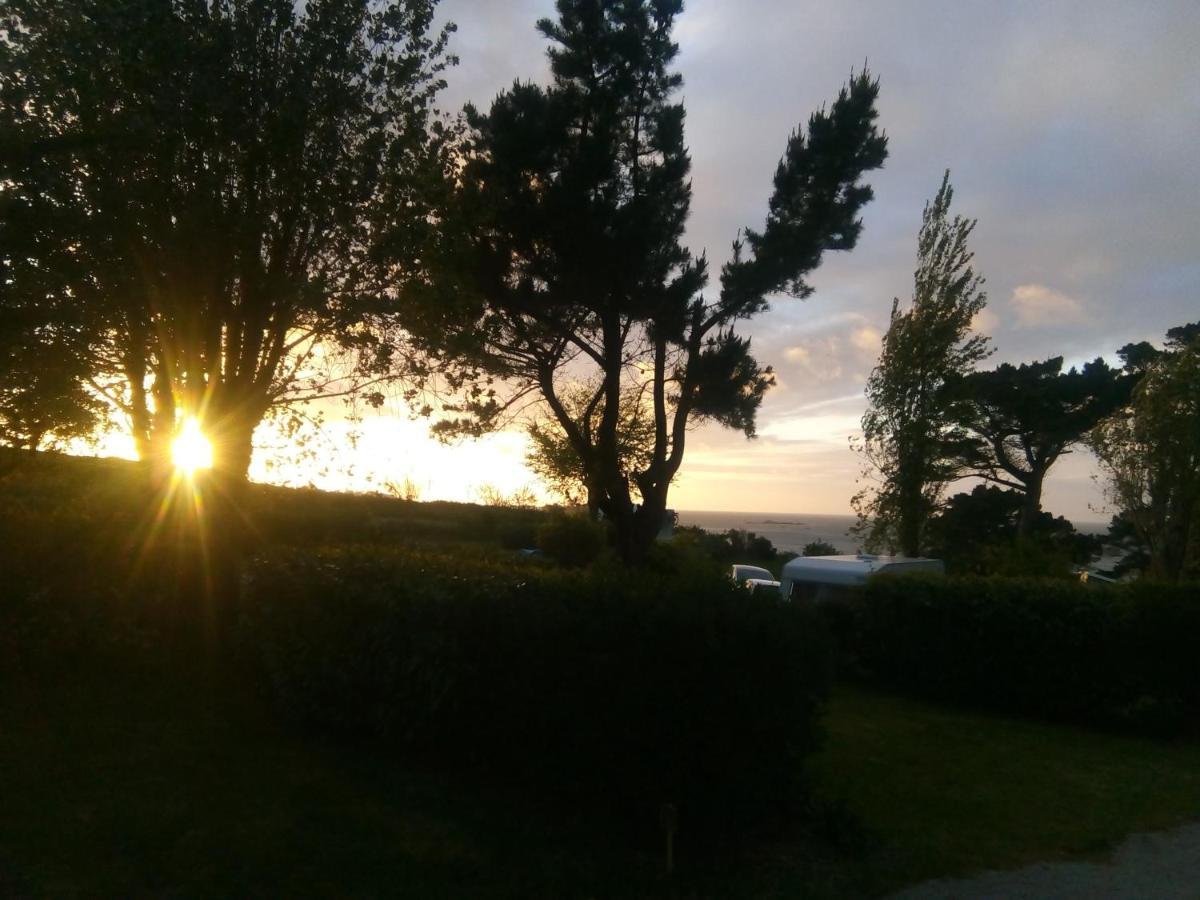 Les Hortensias Grande Tente Familiale Deux Chambres Et Sejour Vue Mer Sur Camping Nature Plestin-les-Grèves Εξωτερικό φωτογραφία